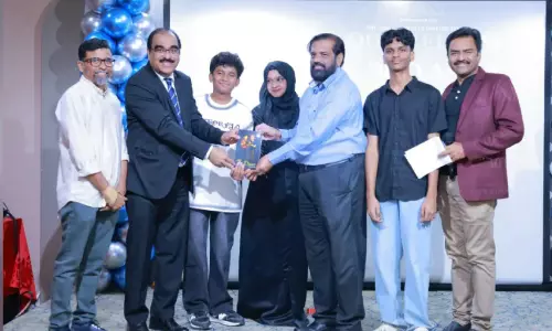 മു​ഹ​മ്മ​ദ് അ​മാ​െൻറ ‘ദ ​ഡ്രീം’ പു​സ്ത​കം പ്ര​കാ​ശ​നം ചെ​യ്തു