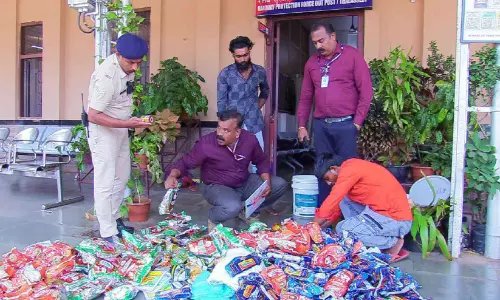 ട്രെയിനിൽ കടത്തിയ നിരോധിത പുകയില ഉൽപന്നങ്ങൾ പിടികൂടി