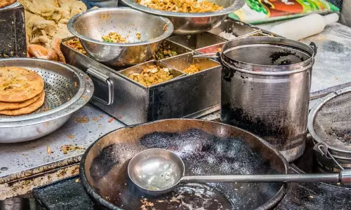 ഭക്ഷ്യവിഷബാധ; ഒഡീഷയിൽ വഴിയോരക്കച്ചവടക്കാരനിൽ നിന്ന് ദഹി ബാര കഴിച്ച 58 പേർ ചികിത്സയിൽ