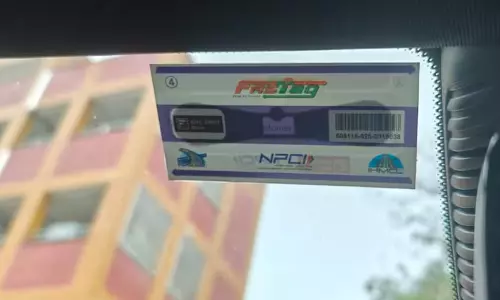 ഫാസ്‌ടാഗ് വിൻഡ്‌സ്ക്രീനിൽ സ്ഥാപിച്ചിട്ടില്ലേ? ബ്ലാക്ക്‌ലിസ്റ്റ് ചെയ്യുമെന്ന് എൻ.എച്ച്.എ.ഐയുടെ മുന്നറിയിപ്പ്