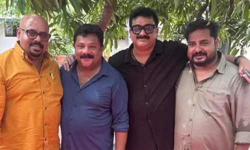 ഹരീഷ് കണാരനോടൊപ്പമുള്ള ഫോട്ടോ പങ്കുവെച്ച് എൻ.എം ബാദുഷ; കാണ്ടാമൃഗത്തിന്‍റെ തൊലിക്കട്ടിയെന്ന് കമന്‍റുകൾ