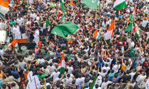 പതിവ് തെറ്റിച്ച് ആദ്യ ഫലസൂചനകൾ; പോസ്റ്റൽ ബാലറ്റിൽ ലീഡ് ചെയ്ത് യു.ഡി.എഫ്