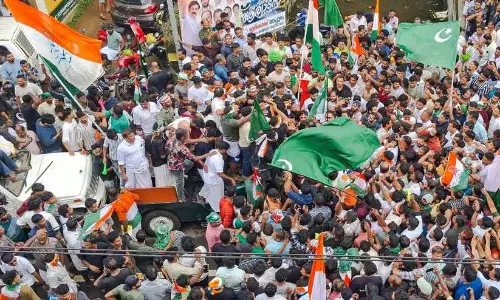 ഇ.വി.എം എണ്ണിത്തുടങ്ങി; യു.ഡി.എഫിന് മുന്നേറ്റം; ആദ്യ മണിക്കൂറിൽ 87 സീറ്റുകളിൽ ലീഡ്
