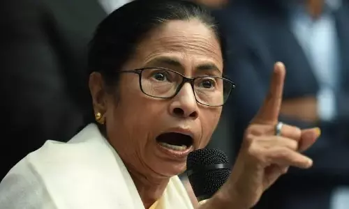 ‘സൂര്യാസ്തമയത്തിന് ശേഷം നമ്മൾ ജയിക്കും, ആരും ഭയപ്പെടേണ്ട’; ബംഗാളിൽ ബി.ജെ.പി മുന്നേറ്റത്തിനിടെ ആത്മവിശ്വാസം പകർന്ന് മമത
