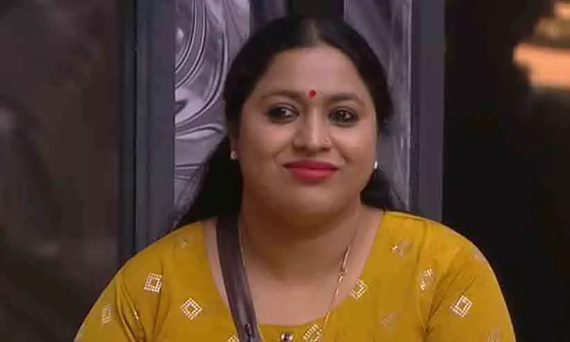 ഇനിയെങ്കിലും അച്ചൻമാരുടെ അരമനയുടെ തിണ്ണനിരങ്ങാൻ ബി.ജെ.പി നേതാക്കൾ പോകരുത്; നേതൃത്വത്തിനെതിരെ നടി ലക്ഷ്മി പ്രിയ ഇനിയെങ്കിലും അച്ചൻമാരുടെ അരമനയുടെ തിണ്ണനിരങ്ങാൻ ബി.ജെ.പി നേതാക്കൾ പോകരുത്; നേതൃത്വത്തിനെതിരെ നടി ലക്ഷ്മി പ്രിയ
