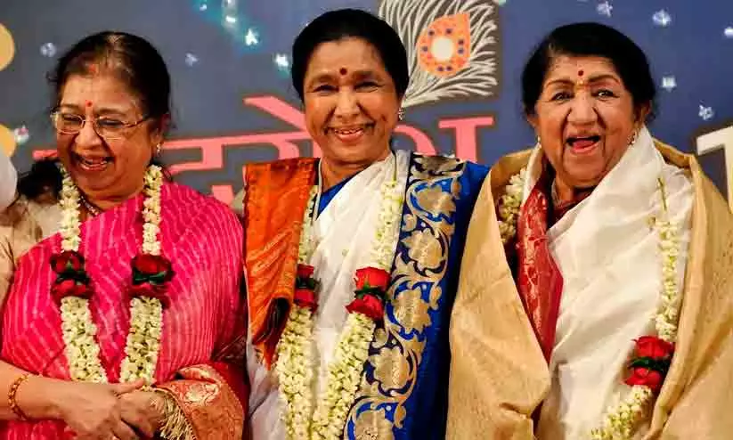 ‘ഇപ്പോൾ വീട്ടിൽ ഒറ്റപ്പെട്ടതുപോലെ, വല്ലാത്ത സങ്കടം’; ആശാ ഭോസ്ലെയുടെ വിയോഗത്തിന് ശേഷം ആദ്യമായി സഹോദരി ഉഷാ മങ്കേഷ്കർ മനസ്സുതുറക്കുന്നു... ‘ഇപ്പോൾ വീട്ടിൽ ഒറ്റപ്പെട്ടതുപോലെ, വല്ലാത്ത സങ്കടം’; ആശാ ഭോസ്ലെയുടെ വിയോഗത്തിന് ശേഷം ആദ്യമായി സഹോദരി ഉഷാ മങ്കേഷ്കർ മനസ്സുതുറക്കുന്നു...