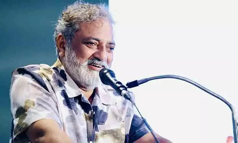 കാരായി രാജൻ പ്രതിപക്ഷ നേതാവാകും, ഭരണപക്ഷത്തെ കടന്നാക്രമിക്കാൻ ഇതിനേക്കാൾ മികച്ചൊരാളെ കാണിച്ചു തരാനാകുമോ ; ഇടതുപക്ഷത്തെ പരിഹസിച്ച് ജോയ് മാത്യു കാരായി രാജൻ പ്രതിപക്ഷ നേതാവാകും, ഭരണപക്ഷത്തെ കടന്നാക്രമിക്കാൻ ഇതിനേക്കാൾ മികച്ചൊരാളെ കാണിച്ചു തരാനാകുമോ ; ഇടതുപക്ഷത്തെ പരിഹസിച്ച് ജോയ് മാത്യു