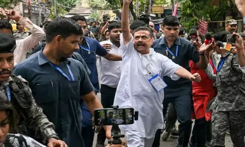 ഭബാനിപുരിലെ ക്ലീൻ സ്വീപ്പ്: യു.പിയിലേക്ക് കണ്ണ് നട്ട് ബി.ജെ.പി,  മമതക്ക് ശേഷം അടുത്ത ലക്ഷ‍്യം അഖിലേഷ് യാദവെന്ന് സുവേന്ദു അധികാരി