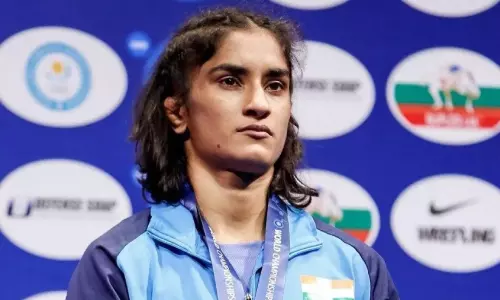 ഏഷ്യൻ ഗെയിംസ് സ്വപ്നങ്ങൾക്ക് തിരിച്ചടി; വിനേഷ് ഫോഗട്ടിന് വിലക്കുമായി ഗുസ്തി ഫെഡറേഷൻ