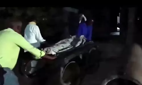 Telangana family takes dead son home on pushcart