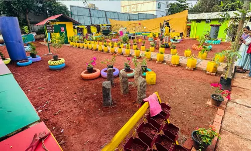 പാ​ഴ്വ​സ്തു​ക്ക​ളും ആ​​ക്രി​സാ​ധ​ന​ങ്ങ​ളും ഉ​പ​യോ​ഗി​ച്ച് വേ​സ്റ്റ് വ​ണ്ട​ർ പാ​ർ​ക്ക്
