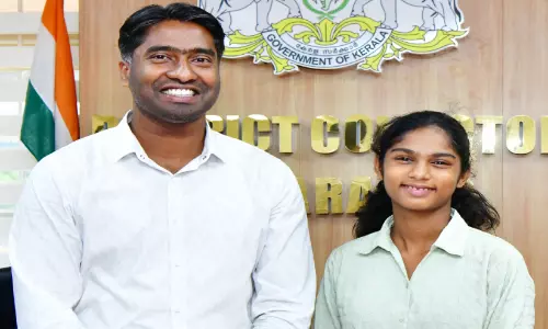 അനശ്വരയുടെ ഹോക്കി സ്വപ്നങ്ങള്‍ക്ക്   ചിറകുനല്‍കി കലക്ടര്‍ അർജുൻ പാണ്ഡ്യൻ