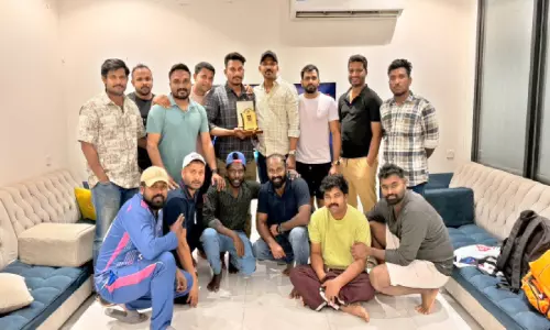പ്ര​വാ​സി ക്രി​ക്ക​റ്റ് ക്ല​ബ് അം​ഗം ശ​ര​ത് ച​ന്ദ്ര​ന് യാ​ത്ര​യ​യ​പ്പ്