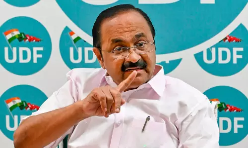 ചേരിതിരിഞ്ഞ് പ്രകടനങ്ങൾ നടത്തുന്നതും ഫ്ലക്സുകൾ  സ്ഥാപിക്കുന്നതും ഒഴിവാക്കണം: പ്രവർത്തകരോട് അഭ്യർഥനയുമായി വി.ഡി. സതീശൻ