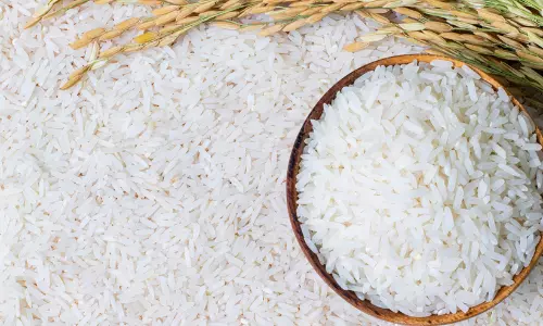 പോഷകഗുണമില്ല; സമ്പുഷ്ടീകരിച്ച അരി വിതരണം നിർത്തി