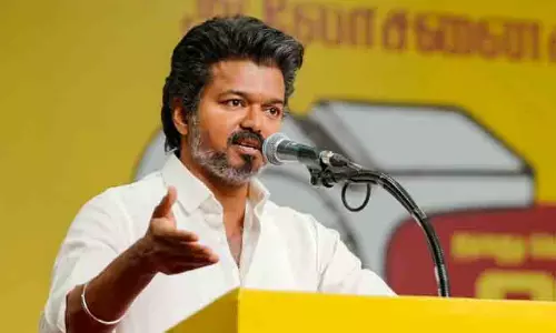 തമിഴ്നാട്ടിൽ അനിശ്ചിതത്വം നീങ്ങുമോ‍?! വിജയിയെ പിന്തുണക്കുമെന്ന് വി.സി.കെ; പ്രഖ്യാപനം ഉടൻ