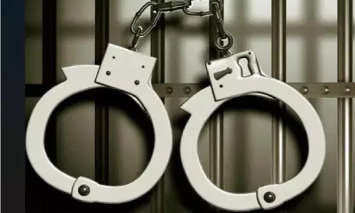 മയക്കുമരുന്ന്, മദ്യം; ലഹരിവസ്തുക്കളുമായി 10 പേർ പിടിയിൽ