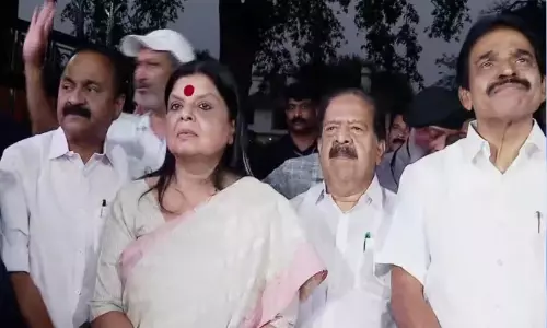 ചർച്ച അവസാനിച്ചു, മുഖ്യമന്ത്രി പ്രഖ്യാപനം ഇന്നില്ല