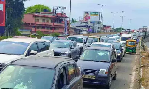 ചാലക്കുടിപ്പാലം അടച്ചു; ദേശീയപാതയിൽ കുരുക്ക് രൂക്ഷം