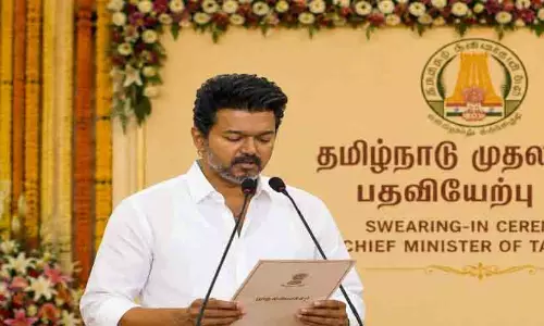 ഐ.ആർ.എസ് മുതൽ ഡോക്ടർ വരെ; ഇവർ ടീം വിജയിയുടെ ഒമ്പത് മന്ത്രിമാർ ഐ.ആർ.എസ് മുതൽ ഡോക്ടർ വരെ; ഇവർ ടീം വിജയിയുടെ ഒമ്പത് മന്ത്രിമാർ