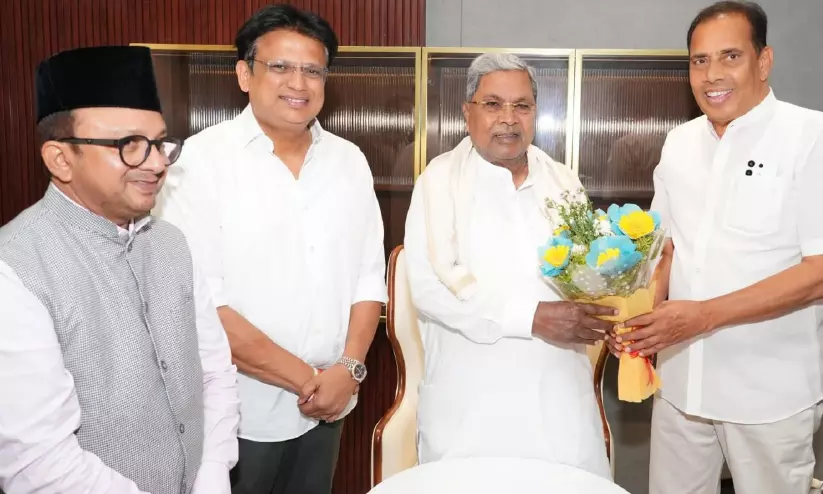 കാസർകോട് എം.എൽ.എ കർണാടക മുഖ്യമന്ത്രിയെ സന്ദർശിച്ചു കാസർകോട് എം.എൽ.എ കർണാടക മുഖ്യമന്ത്രിയെ സന്ദർശിച്ചു