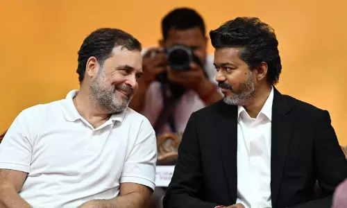 രാഹുൽ-വിജയ് സൗഹൃദചിത്രം ഇൻസ്റ്റഗ്രാം മുക്കി; പിന്നിൽ കേന്ദ്രമെന്ന് കോൺഗ്രസ്, സാങ്കേതിക പിഴവെന്ന് ഐ.ടി മന്ത്രാലയം