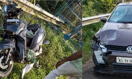കാറും സ്കൂട്ടറും കൂട്ടിയിടിച്ച് രണ്ടുപേർക്ക് പരിക്ക്