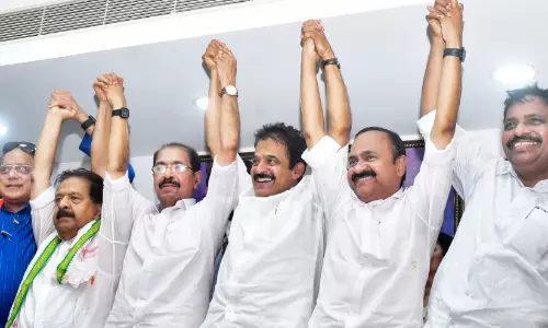കേരളം ജനാധിപത്യവാദികളുടെ മാതൃഭൂമി