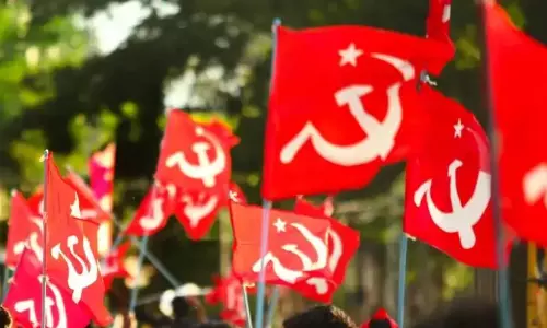 കേഡർ വോട്ടുകളടക്കം എതിർ പാളയത്തിലെത്തിയെന്ന് സി.പി.എം ജില്ല സെക്രട്ടേറിയറ്റ് കേഡർ വോട്ടുകളടക്കം എതിർ പാളയത്തിലെത്തിയെന്ന് സി.പി.എം ജില്ല സെക്രട്ടേറിയറ്റ്