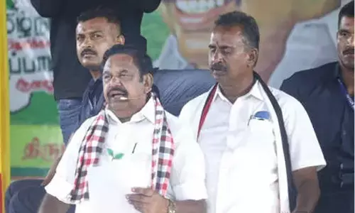 പിളർപ്പ് ഉറപ്പിച്ച് അണ്ണാ ഡി.എം.കെ പിളർപ്പ് ഉറപ്പിച്ച് അണ്ണാ ഡി.എം.കെ