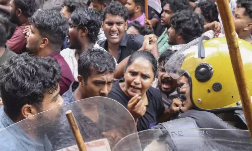 നീറ്റ്​ ചോദ്യ ചോർച്ച: ​എസ്​.എഫ്​.ഐ മാർച്ചിൽ സംഘർഷം