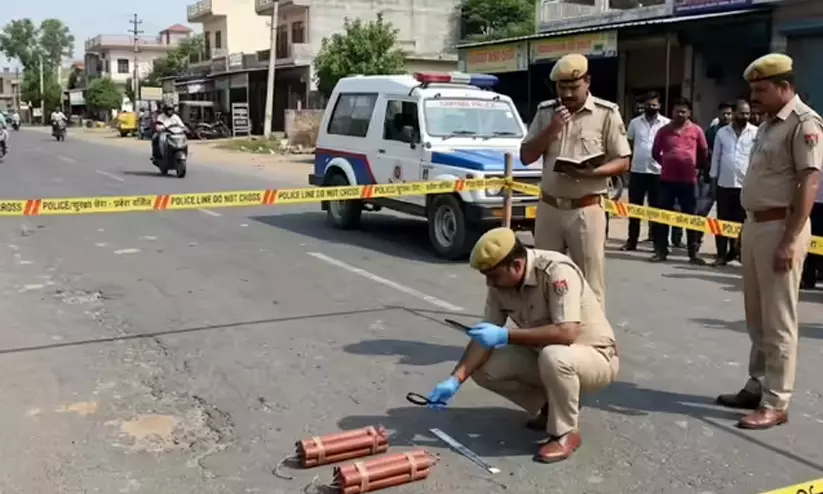 ജലാറ്റിന് സ്റ്റിക്കുകള് കണ്ടെത്തിയ സംഭവം: അന്വേഷണം ഊര്ജിതം ജലാറ്റിന് സ്റ്റിക്കുകള് കണ്ടെത്തിയ സംഭവം: അന്വേഷണം ഊര്ജിതം
