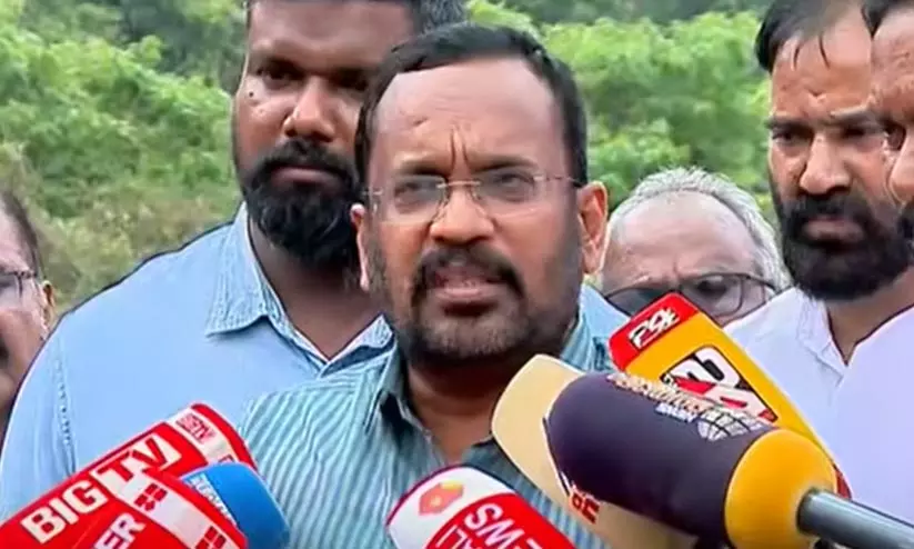 കോൺഗ്രസിന്റെ ജനാധിപത്യ സൗന്ദര്യ മത്സരത്തിൽ കേരളം മിസ് വേൾഡ് ആയി, ഇനിയും ഈ സൗന്ദര്യം കൂട്ടരുത് -കെ. രാജൻ കോൺഗ്രസിന്റെ ജനാധിപത്യ സൗന്ദര്യ മത്സരത്തിൽ കേരളം മിസ് വേൾഡ് ആയി, ഇനിയും ഈ സൗന്ദര്യം കൂട്ടരുത് -കെ. രാജൻ