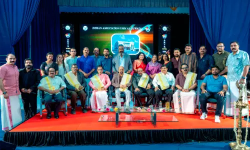 ഉമ്മുല് ഖുവൈൻ ഇന്ത്യൻ അസോസിയേഷൻ സ്ഥാപക അംഗങ്ങളെ ആദരിച്ചു ഉമ്മുല് ഖുവൈൻ ഇന്ത്യൻ അസോസിയേഷൻ സ്ഥാപക അംഗങ്ങളെ ആദരിച്ചു