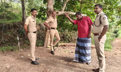 എസ്.ഐയെ ആക്രമിച്ച കേസിൽ ജാമ്യത്തിലിറങ്ങിയയാൾ ബൈക്ക് യാത്രികരെ ആക്രമിച്ചു