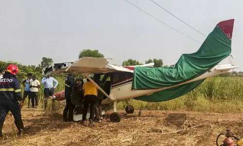 Trainer Aircraft Crash Land