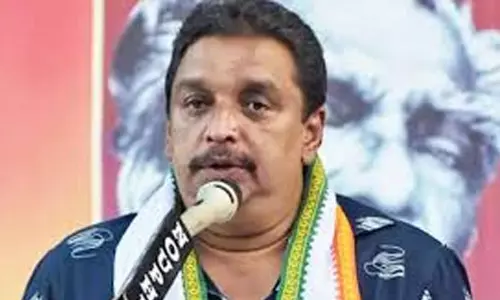 കുറെ വെള്ളം ഞങ്ങളും കോരിയിട്ടുണ്ട്, നല്ല നാടൻ ഭാഷയിൽ പറയേണ്ടത് ഇപ്പോൾ പറയുന്നില്ല; മുഖ്യമന്ത്രി ചർച്ചയിൽ ഷിബു ബേബി ജോൺ