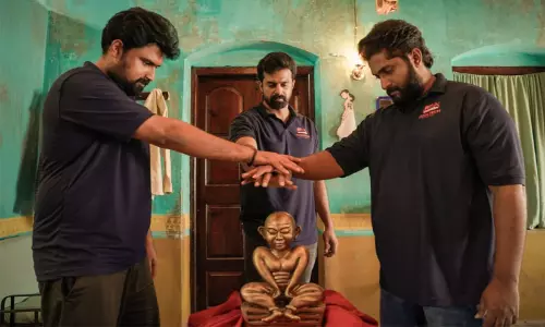 ധ്യാൻ ശ്രീനിവാസന്റെ ഹ്യൂമർ ഫാന്റസി ചിത്രം തേവർ പാക്കപ്പായി ധ്യാൻ ശ്രീനിവാസന്റെ ഹ്യൂമർ ഫാന്റസി ചിത്രം തേവർ പാക്കപ്പായി