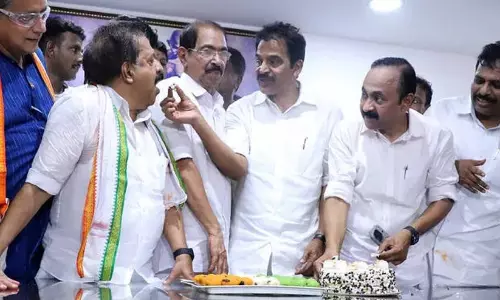 രാഷ്ട്രീയ താരകുമാരരേ ശാന്തരാകുവിൻ, ജനം തിമിർക്കട്ടെ...