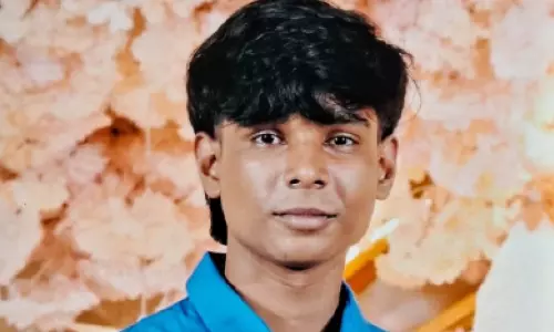 `വിളിക്കാതെ വന്നപ്പോൾ കാണാൻ നീയില്ലല്ലോ; ക്ഷണിക്കാതെ തന്നെ പ്രിയ സുഹൃത്തുക്കൾ തന്റെ നാട്ടിലെത്തിയിട്ടും ബഹാസ് കണ്ണ് തുറന്നില്ല `വിളിക്കാതെ വന്നപ്പോൾ കാണാൻ നീയില്ലല്ലോ; ക്ഷണിക്കാതെ തന്നെ പ്രിയ സുഹൃത്തുക്കൾ തന്റെ നാട്ടിലെത്തിയിട്ടും ബഹാസ് കണ്ണ് തുറന്നില്ല