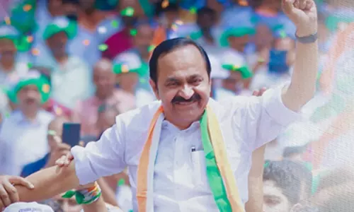 ‘കണ്ണേ കരളേ വി.ഡി.എസ്സേ....’ 11 നാൾ കാത്തിരിപ്പ്, ആവേശം അണിപൊട്ടി അണികൾ