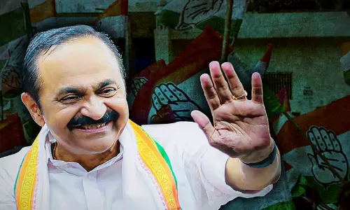 സതീശൻ നിയമസഭ കക്ഷി നേതാവ്​;  കൈയടിച്ച്​ പാസാക്കി പാർലമെന്‍ററി പാർട്ടി യോഗം