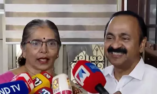 ഞങ്ങളുടെ മൂത്തമകൻ, കേരളം എന്നും ഓർക്കുന്ന നല്ല മുഖ്യമന്ത്രിയാവട്ടെ -സതീശനെ ആശീർവദിച്ച് ജി കാര്‍ത്തികേയന്‍റെ ഭാര്യ