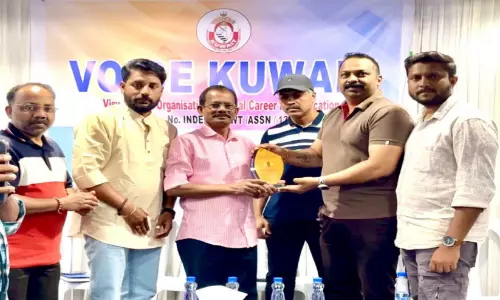 എൻ.വി. രാധാകൃഷ്ണന്  വോയ്സ് കുവൈത്ത് യാത്രയയപ്പ് നൽകി