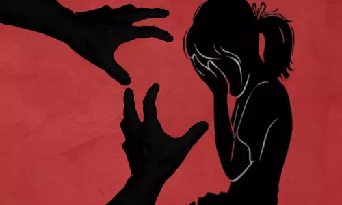 പെൺകുട്ടിക്കുനേരെ അതിക്രമം;  പുഴയിൽ ചാടിയ പ്രതിയെ    നാട്ടുകാർ പിടികൂടി