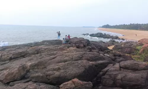 വി​ക​സ​ന​പ​ദ്ധ​തി​ക​ൾ ഉ​ട​ൻ പൂ​ർ​ത്തി​യാ​ക്കും; പ്ര​തീ​ക്ഷ​യി​ൽ ചെ​മ്പി​രി​ക്ക ബീ​ച്ച്