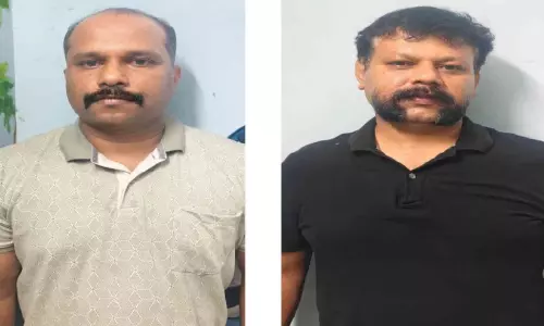 കേസില്‍നിന്ന് ഒഴിവാക്കാന്‍ കൈക്കൂലി; ഡെപ്യൂട്ടി റേഞ്ചറും ഓഫിസറും പിടിയില്‍