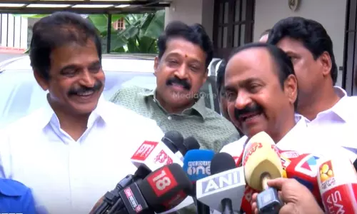 ദയവുചെയ്ത് ഞങ്ങളെ അത്ര മോശക്കാരായി കാണല്ലേ; കെ.സിക്കൊപ്പം മാധ്യമങ്ങളെ കണ്ട് വി.ഡി, മഞ്ഞുരുക്കം