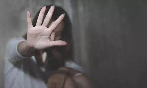 വാടക നൽകാൻ കഴിഞ്ഞില്ല; ഭാര്യയെയും മകളെയും പീഡിപ്പിക്കാൻ ഭൂവുടമക്ക് നൽകി ഗുജറാത്ത് സ്വദേശി