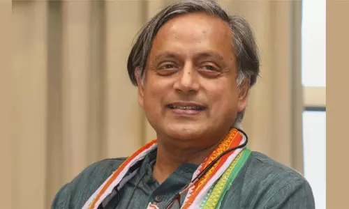വി.ഡി. സതീശന്റെ സത്യപ്രതിജ്ഞാ ചടങ്ങ് നഷ്ടമാകുന്നതിൽ ഖേദമുണ്ട്; ബോസ്റ്റണിൽ നിന്ന് ശശി തരൂർ